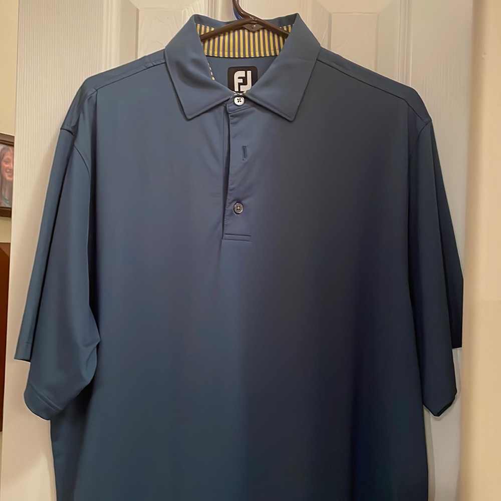 Mens Golf Shirt- foot joy size medium